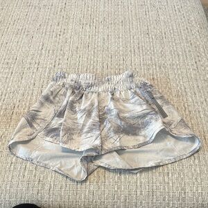Lululemon Athletica Women's Gray Patterned Athletic Shorts